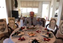 ΣΥΓΚΙΝΗΤΙΚΟ: Ζωγράφισε τα παιδιά του σε ακουαρέλα για το τραπέζι των Χριστουγέννων