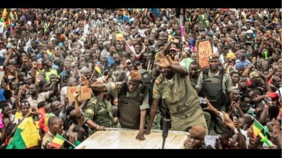 Μάλι: Η αντιπολίτευση γιορτάζει το πραξικόπημα και την ανατροπή του προέδρου Κεϊτά | ΚΟΣΜΟΣ | iefime