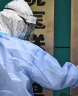 ΣΑΛΟΣ με τα πρωκτικά τεστ για κορωνοϊό στην Κίνα – Αντιδράσεις στα social media