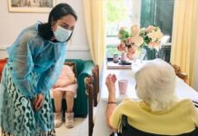 ΚΟΡΩΝΟΪΟΣ: Γυναίκα 117 χρονών έκανε το εμβόλιο στην Ελλάδα