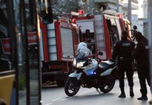 Πειραιάς: Ηλικιωμένη εντοπίστηκε χωρίς της αισθήσεις της στο μπαλκόνι του σπιτιού της