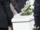 Αδιανόητο: Εισέβαλε σε κηδεία και ζήτησε να κάνει σεξ με το πτώμα
