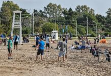 ΚΟΡΩΝΟΪΟΣ: «Χαμός» σε παραλίες, πάρκα και πλατείες – Τι δήλωσε η Λινού για τις εικόνες συνωστισμού;