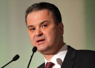 ΞΥΝΙΔΗΣ: «Tο ΠΑΣΟΚ μπορεί να διεκδικήσει την εξουσία σε 2 χρόνια»