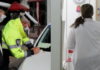Νοσηλεύτρια επέστρεφε από τη βάρδιά της και οι αστυνομικοί της έριξαν 300 ευρώ πρόστιμο