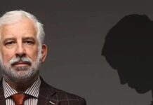 Καταγγελία για Φιλιππίδη: «Με έπιασε από το σβέρκο, μου φώναζε πάρτον στο στόμα»