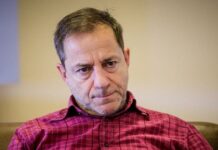 ΔΗΜΗΤΡΗΣ ΛΙΓΝΑΔΗΣ: «Θα ήθελα να ζω στην Αρχαία Ελλάδα, ήταν ανεκτικοί σε κάθε είδους έρωτα»