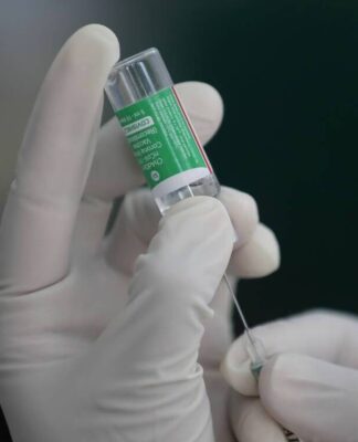 AstraZeneca: Κατά 76% αποτελεσματικό τους τρεις πρώτους μήνες από την χορήγησή της πρώτης δόσης
