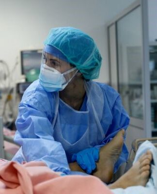 ΚΟΡΩΝΟΪΟΣ: «Πνίγεται» η Αττική – Ποιες περιοχές είναι στο «κόκκινο»