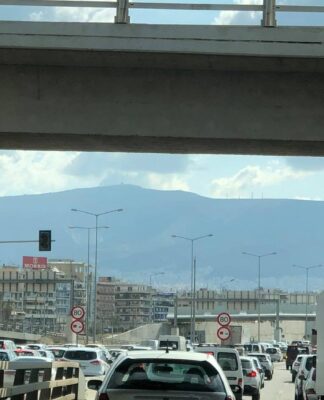 Ακίνητα τα ΙΧ στην έξοδο του Πειραιά προς Συγγρού & Παραλιακή