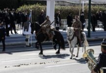 VIRAL: Άλογο αφόδευσε μπροστά στους επίσημους (ΦΩΤΟ)