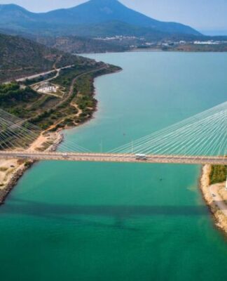 ΣΟΚ: Άντρας τσακώθηκε με τη σύντροφό του και την πέταξε από τη γέφυρα της Χαλκίδας