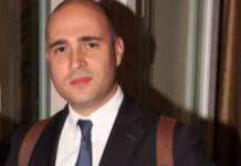 ΜΠΟΓΔΑΝΟΣ: «Κόλλησα κορωνοϊό από την αγάπη του κόσμου»