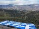 ΔΕΟΣ: Τεράστια ελληνική σημαία δεσπόζει στην Άνω Γλυφάδα (ΦΩΤΟ)