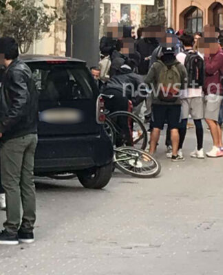 ΕΙΚΟΝΕΣ ΣΟΚ: «Ποτάρες» από 700 άτομα στου Ψυρρή την ώρα που ο Χαρδαλιάς ανακοίνωνε παράταση του lockdown