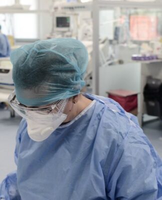 ΒΟΜΒΑ: Δείτε πόσες μέρες θα χρειαστούν για να μειωθούν τα κρούσματα !