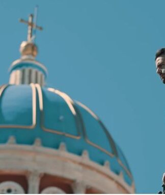 «Περνάς καλά»: Ο Γιάννης Σολάρης ερμηνεύει Γιάννη Πλούταρχο (ΒΙΝΤΕΟ)