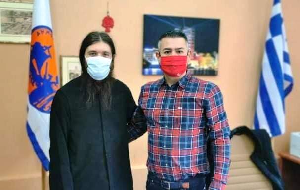 Ο Δήμος Πειραιά προσέφερε παιχνίδια στις πολύτεκνες οικογένειες της Ιεράς Μητροπόλεως Πειραιώς
