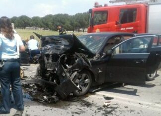 ΤΡΑΓΩΔΙΑ: «Μανούλα ξύπνα, μανούλα σήκω, χάσαμε το μπαμπά δεν θέλουμε να χάσουμε κι εσένα»