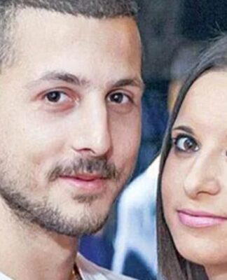 Xαϊδεύει τις φωτογραφίες της δολοφονημένης μαμάς του το 2,5 ετών αγοράκι της Κωνσταντίνας Τσάπα