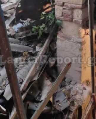 Σοκ: Xαλάσματα ερειπωμένου σπιτιού καταπλάκωσαν άστεγο! (photo)
