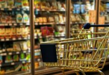 Απίστευτο: Eργαζόμενος σούπερ μάρκετ έκανε σεξ με συνοδό πολυτελείας στο κατάστημα που ήταν ανοιχτό