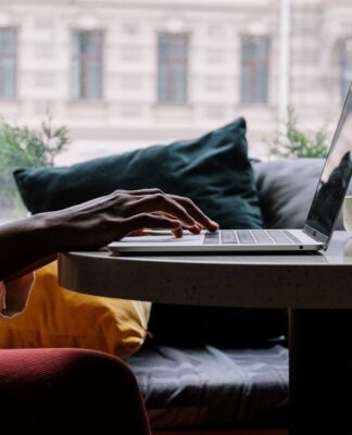 VOUCHER 200 ευρώ: Ποια laptop και tablet μπορείτε να αγοράσετε