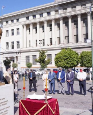 Πειραιάς: Επιμνημόσυνη δέηση στον ανδριάντα του Κωνσταντίνου Παλαιολόγου από Σεραφείμ