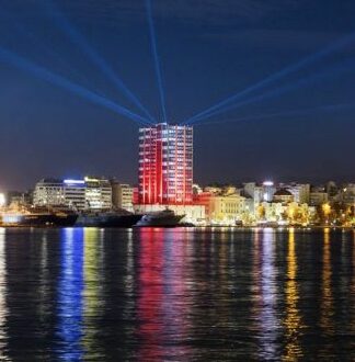 «See the light»: Ψηφιακή έκθεση φωτογραφίας με πρωταγωνιστή τον Πύργο του Πειραιά