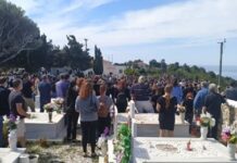 Βίντεο: Δακρυσε όλη η Ελλάδα στην κηδεία της 20χρονης Καρολάιν – Το σπαρακτικο αντίο του συζύγου της