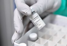 Βόμβα Μόσιαλου: Θα έχουν πρόβλημα όσοι δεν έχουν εμβολιαστεί