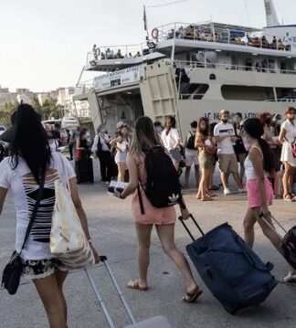 Πώς θα ταξιδεύουμε σε ενδοχώρα και νησιά από τις 14 Μαΐου – Τι θα γίνει με SMS και απαγόρευση κυκλοφορίας