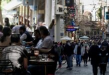 Χαλάρωση μέτρων – Τα νέα «σχέδια» για λιανεμπόριο και τουρισμό