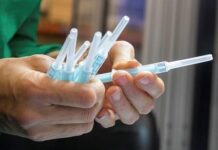 Μοριοδότηση και μισθολογικά κίνητρα σε όσους εμβολιαστούν