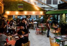 Εμβολιασμένοι: Ποια τα προνόμια και πότε θα έρθουν
