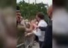 «Αστράκια» είδε ο Μακρόν! Πολίτης τον χαστούκισε μπροστά στις κάμερες (βίντεο)
