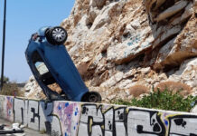 Eικόνα-σοκ: Σοβαρό τροχαίο στα Λιμανάκια στη Βουλιαγμένη