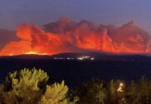 Φωτιά στην Εύβοια: Εικόνες Αποκάλυψης από τη Σκιάθο και τη Σκόπελο