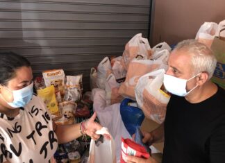 Πυρόπληκτοι: Ο Γιάννης Βοϊδονικόλας συντονίζει το εθελοντικό «κίνημα» του Πειραιά