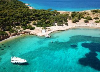 Νησάκι με ελάφια και παγώνια μια ανάσα από την Αθήνα