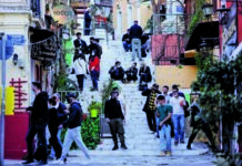 Κορωνοϊός – Εφιαλτικές προβλέψεις για διασωληνώσεις και θανάτους – Πότε αναμένεται η κορύφωση της πανδημίας