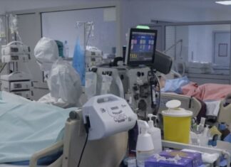 Κορωνοϊός: Εφιαλτικό σενάριο για 20.000 νεκρούς μέχρι την άνοιξη – «Το 1/3 των Ελλήνων έχει ήδη μολυνθεί» (βίντεο)