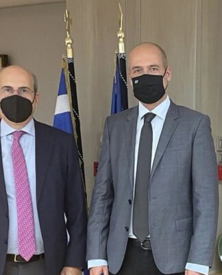 Συνάντηση Μπουτσικάκη με Χατζηδάκη στο Υπουργείο Εργασίας