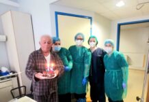 Γερός και… γιορτασμένος βγαίνει από το νοσοκομείο ο 83χρονος Παναγιώτης Μπουζαλάς!