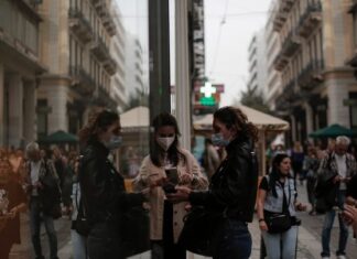Κορωνοϊός-Ελλάδα: Ραγδαία αύξηση κρουσμάτων – Πόσοι οι διασωληνομένοι και οι νέοι θάνατοι