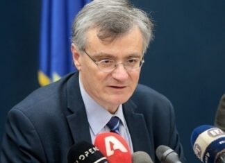 «Επιστροφή» Τσιόδρα με μελέτη-βόμβα: Θα είχαν σωθεί 1.500 ζωές αν είχε λιγότερη πίεση το ΕΣΥ