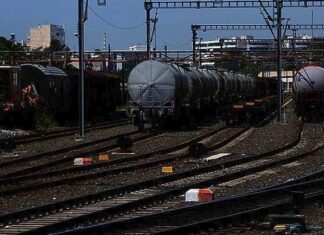 Ρέντης: Εκτροχιασμός τρένου με 75 επιβάτες