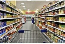 Οι Έλληνες αδειάζουν τα ράφια από ζυμαρικά και αλεύρι στα σούπερμαρκετ
