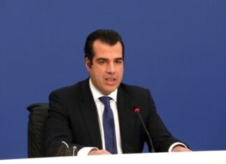 Πλεύρης: Εκτός ΕΣΥ οι ανεμβολίαστοι υγειονομικοί όσο διαρκεί η πανδημία