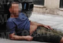 Άγρια συμπλοκή στον Άγιο Παντελεήμονα: Τον μαχαίρωσαν έξω από το σπίτι του